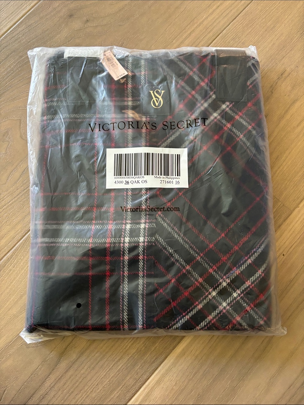 Victoria's Secret Black Plaid holiday tote bag with Red & White Tartan